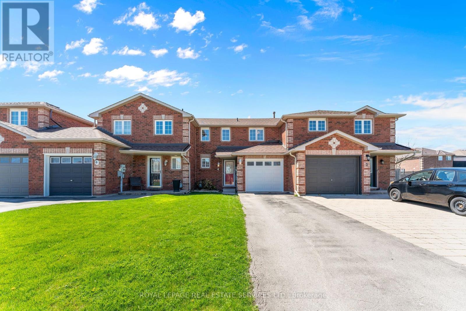 4 Weymouth Road, Barrie, ON - Outdoor With Facade