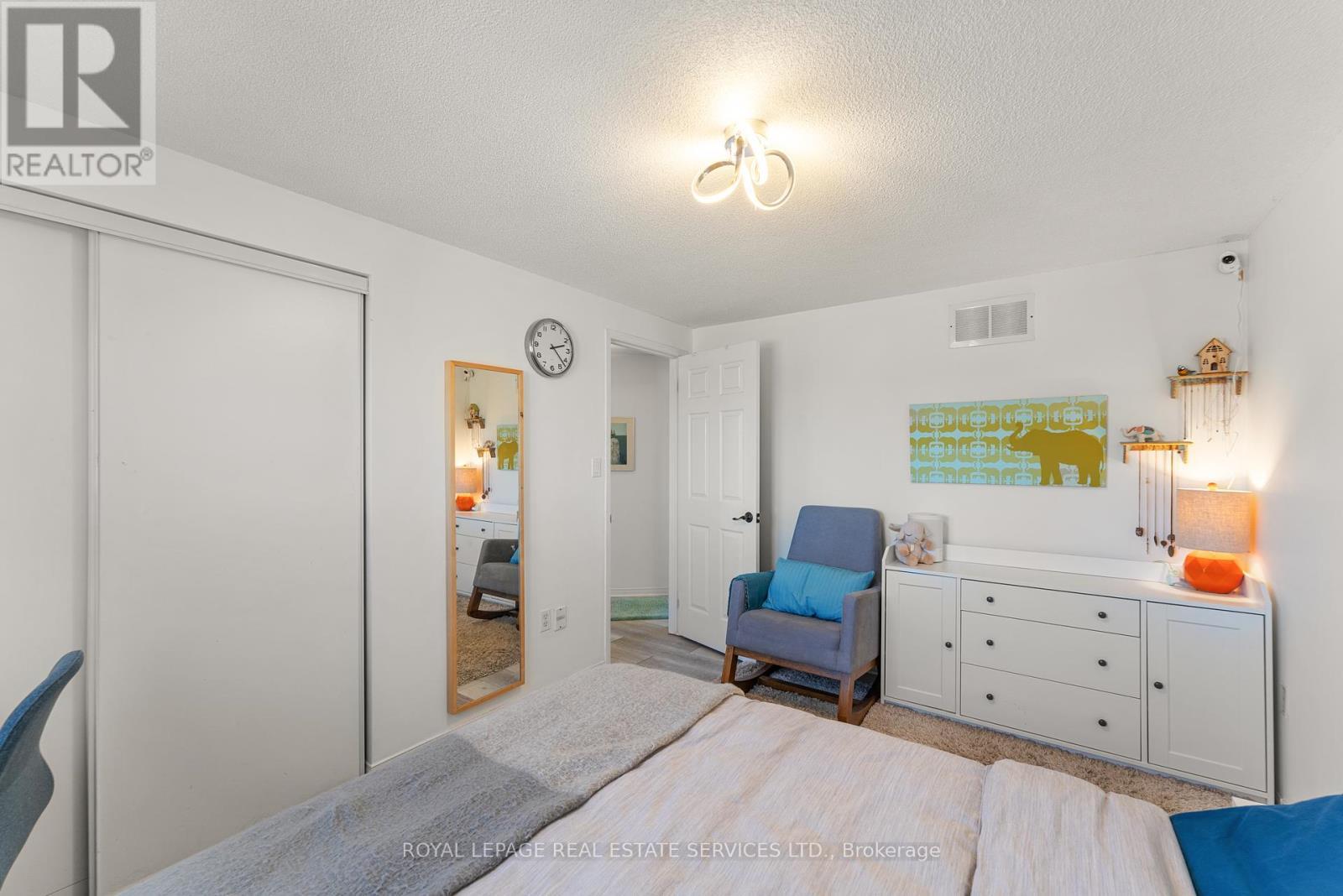 4 Weymouth Road, Barrie, ON - Indoor Photo Showing Bedroom