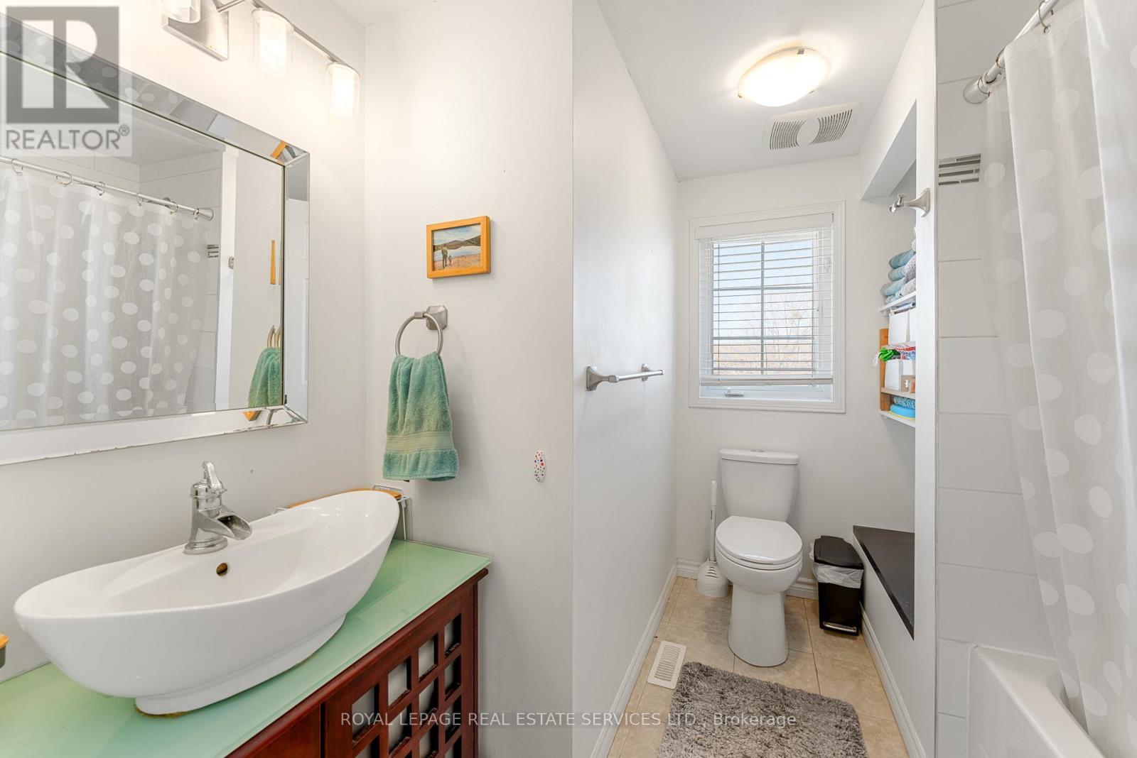4 Weymouth Road, Barrie, ON - Indoor Photo Showing Bathroom