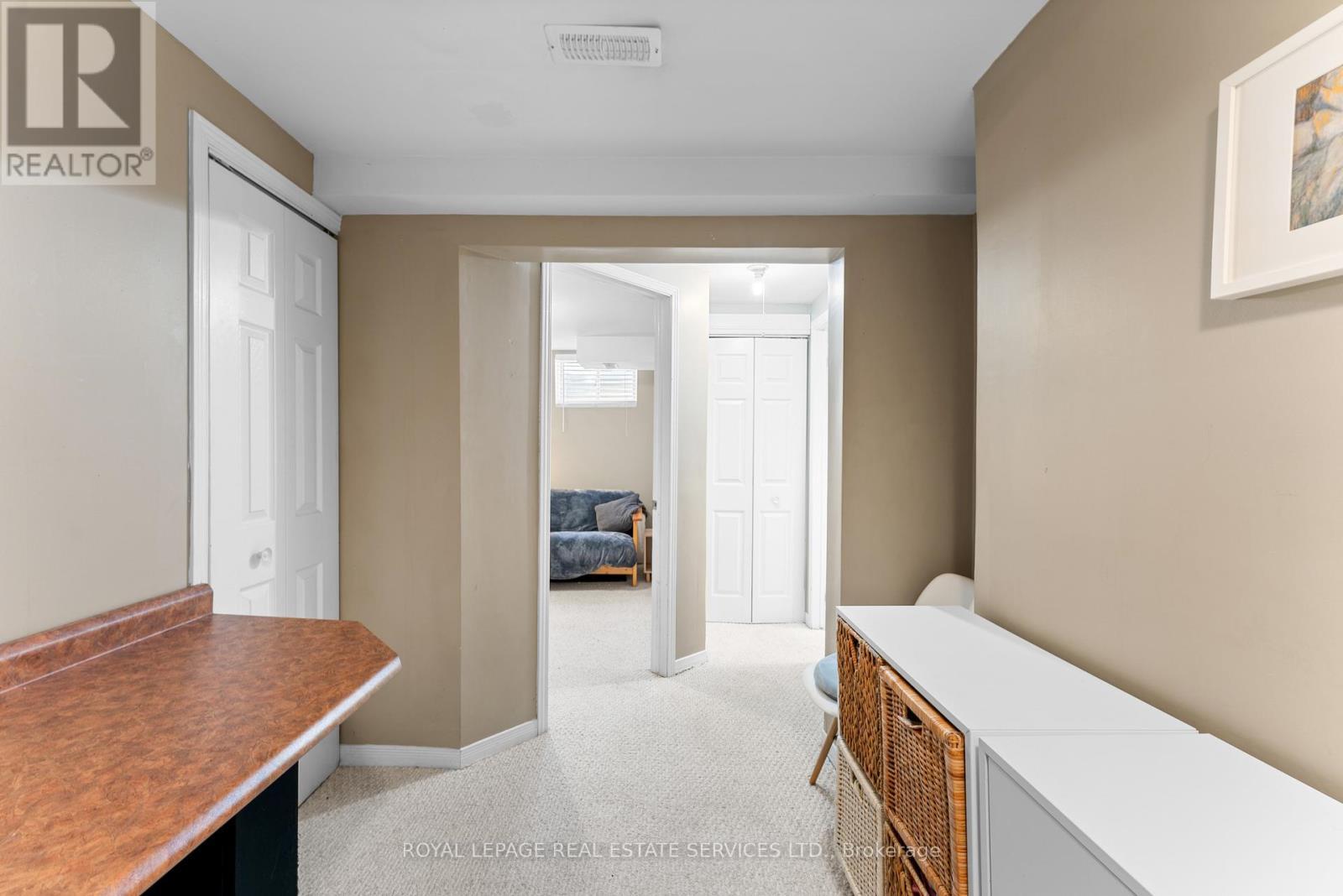 4 Weymouth Road, Barrie, ON - Indoor