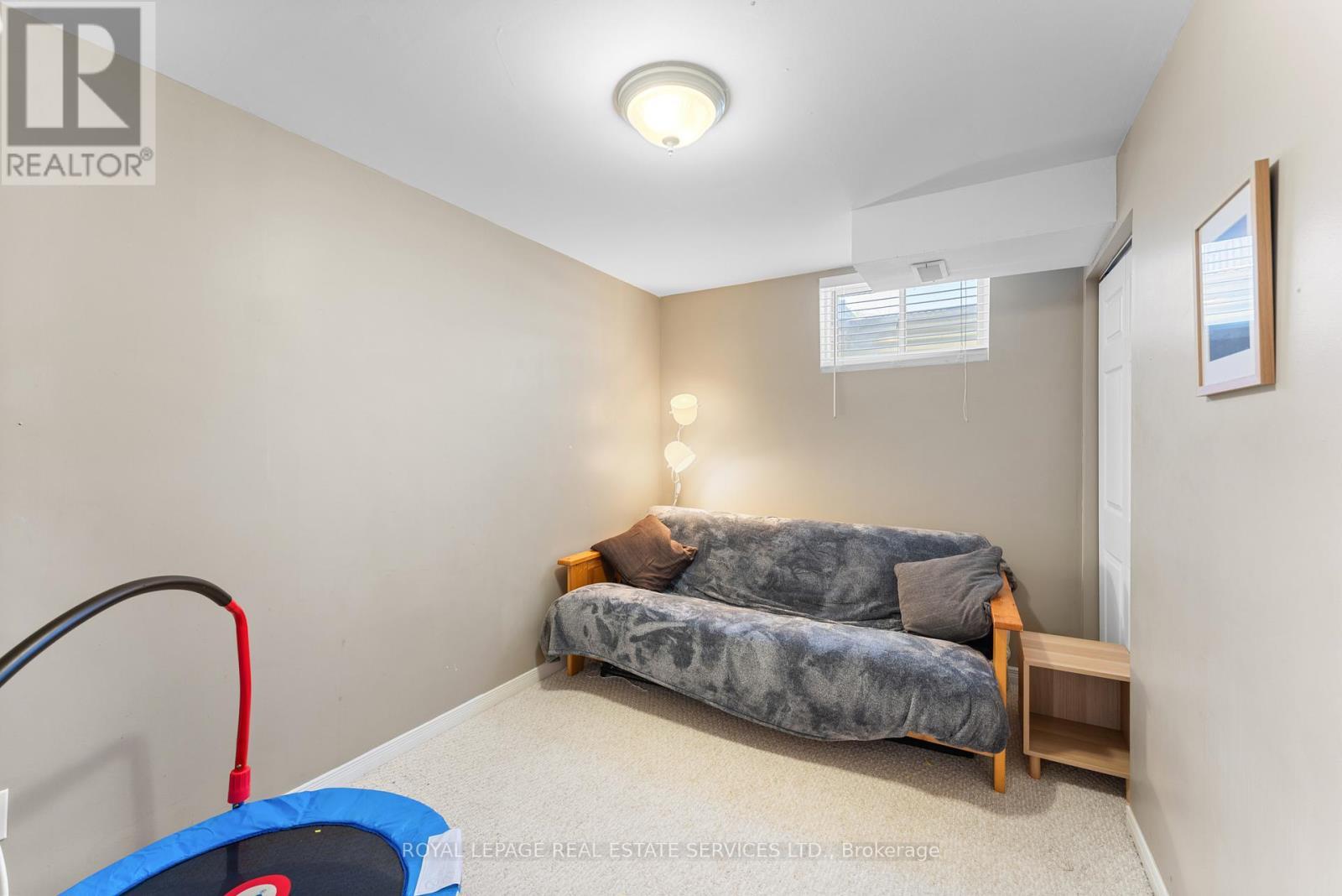 4 Weymouth Road, Barrie, ON - Indoor