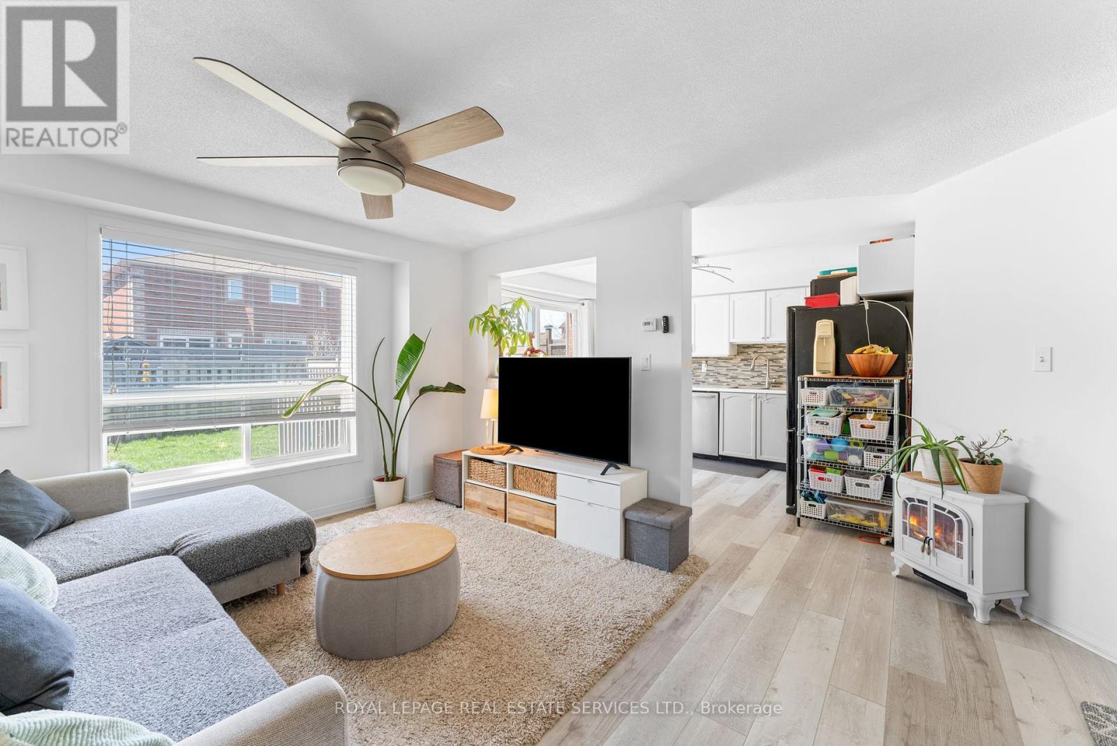 4 Weymouth Road, Barrie, ON - Indoor Photo Showing Other Room