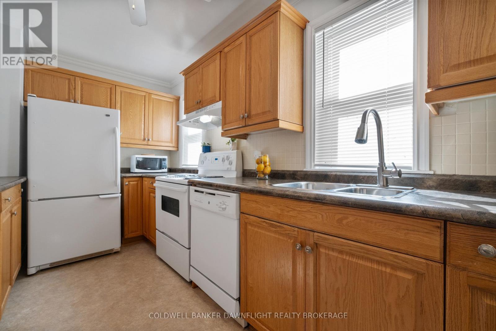 142 Algonquin Drive, South Huron (Stephen), ON - Indoor Photo Showing Kitchen With Double Sink