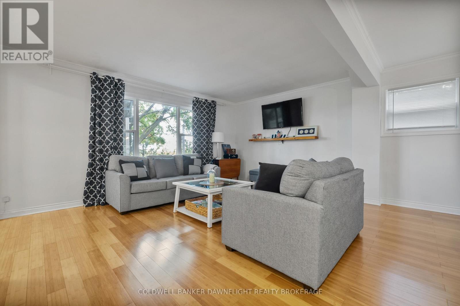 142 Algonquin Drive, South Huron (Stephen), ON - Indoor Photo Showing Living Room