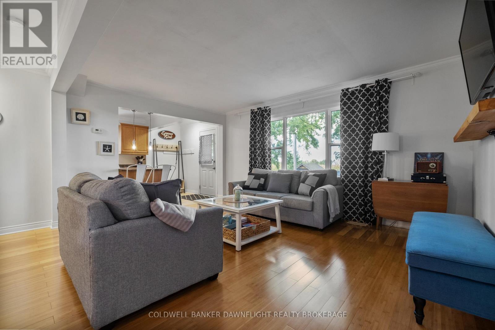 142 Algonquin Drive, South Huron (Stephen), ON - Indoor Photo Showing Living Room
