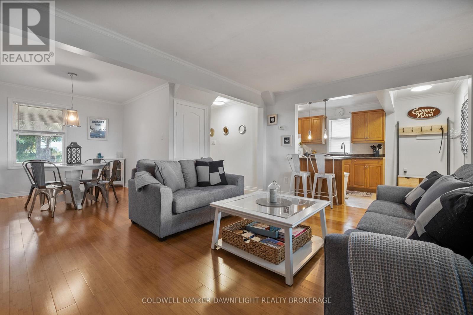 142 Algonquin Drive, South Huron (Stephen), ON - Indoor Photo Showing Living Room