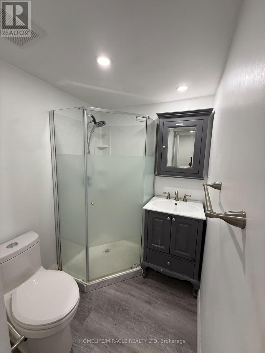 44 Knapton Avenue, Ajax, ON - Indoor Photo Showing Bathroom