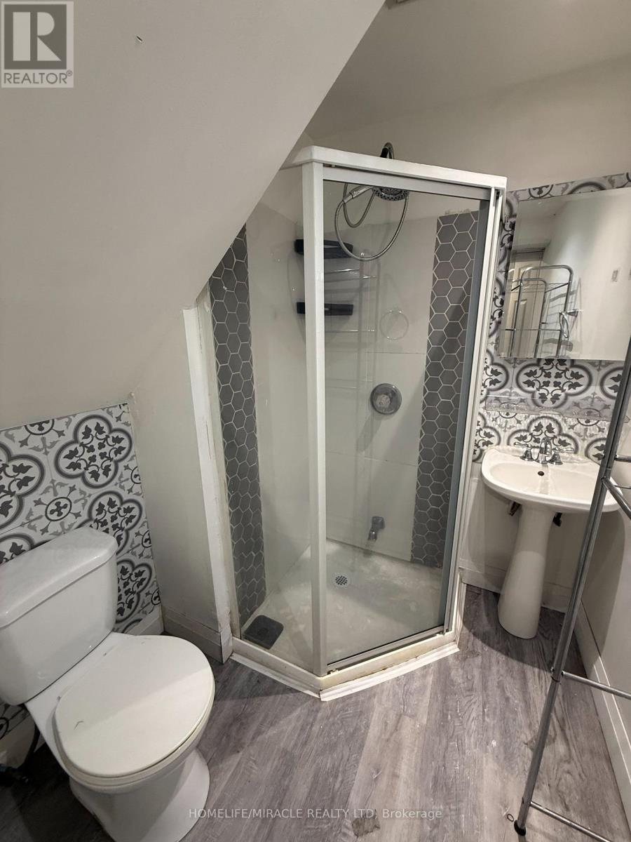 44 Knapton Avenue, Ajax, ON - Indoor Photo Showing Bathroom