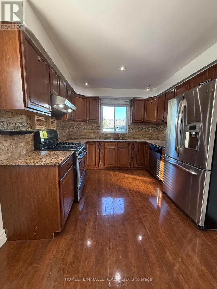44 Knapton Avenue, Ajax, ON - Indoor Photo Showing Kitchen
