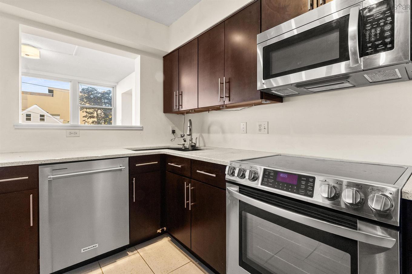 301 5530 Artillery Place, Halifax, NS