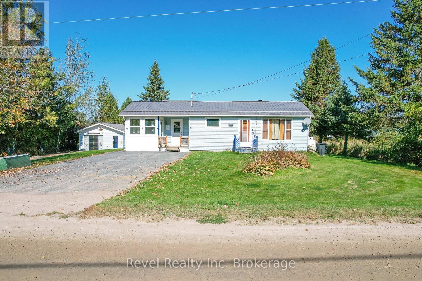 2816 Chiswick Line, Chisholm, ON - Outdoor