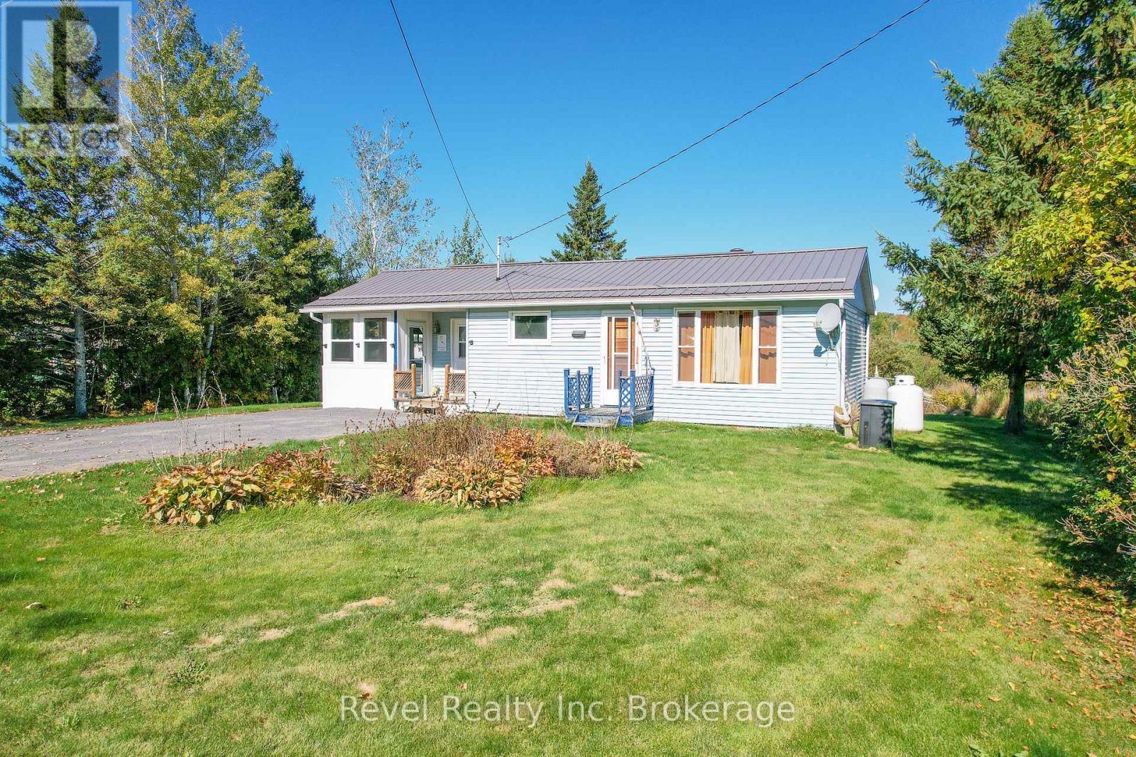 2816 Chiswick Line, Chisholm, ON - Outdoor