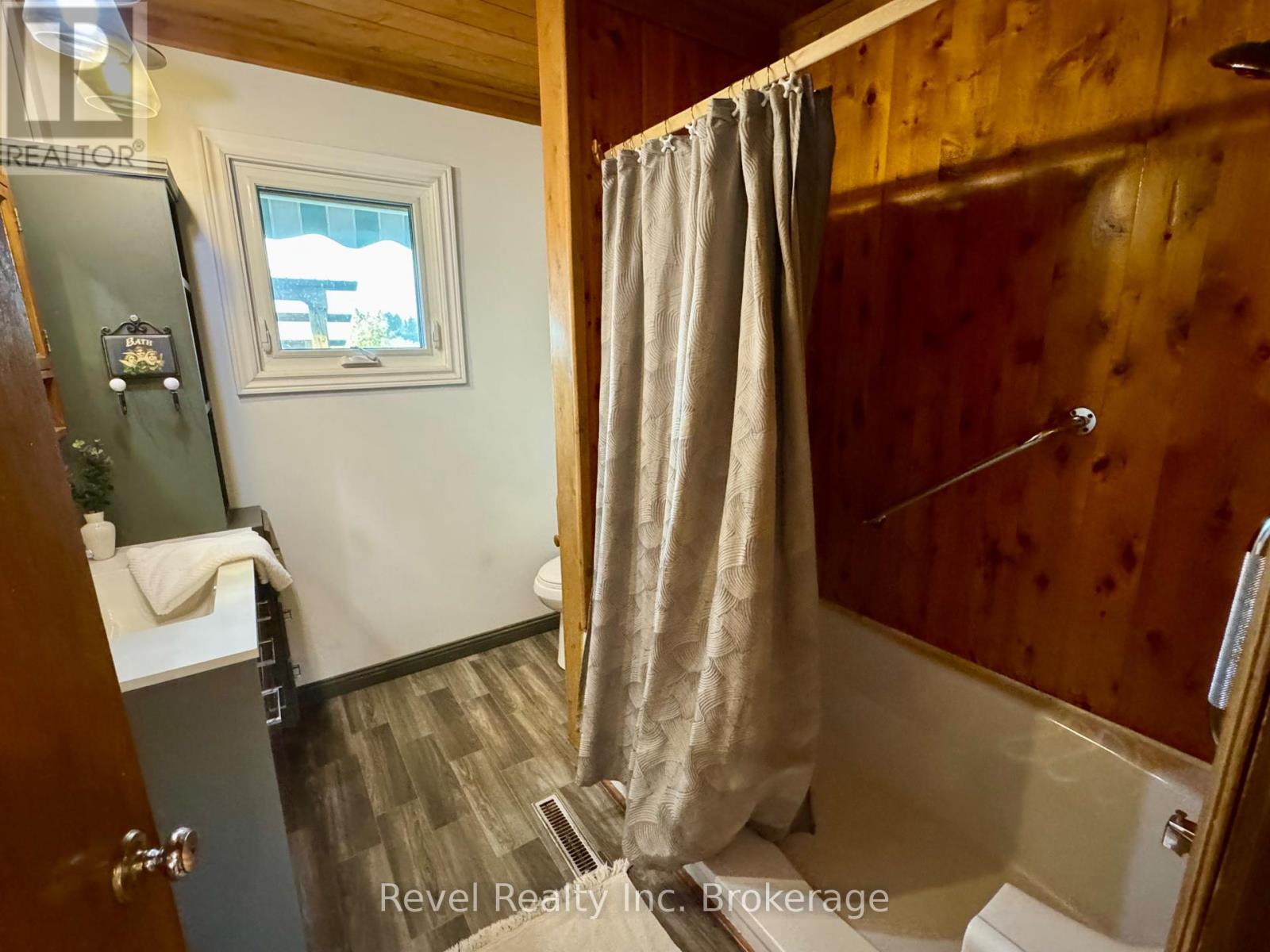 2816 Chiswick Line, Chisholm, ON - Indoor