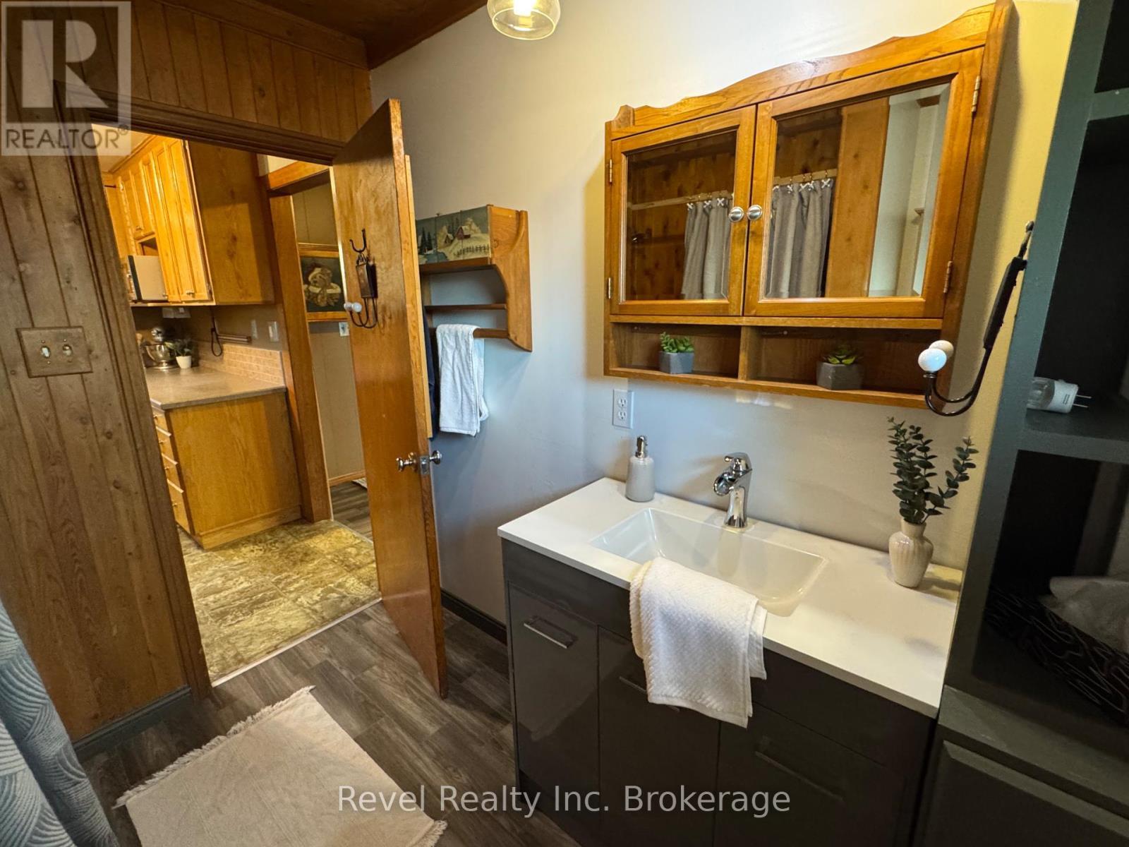 2816 Chiswick Line, Chisholm, ON - Indoor