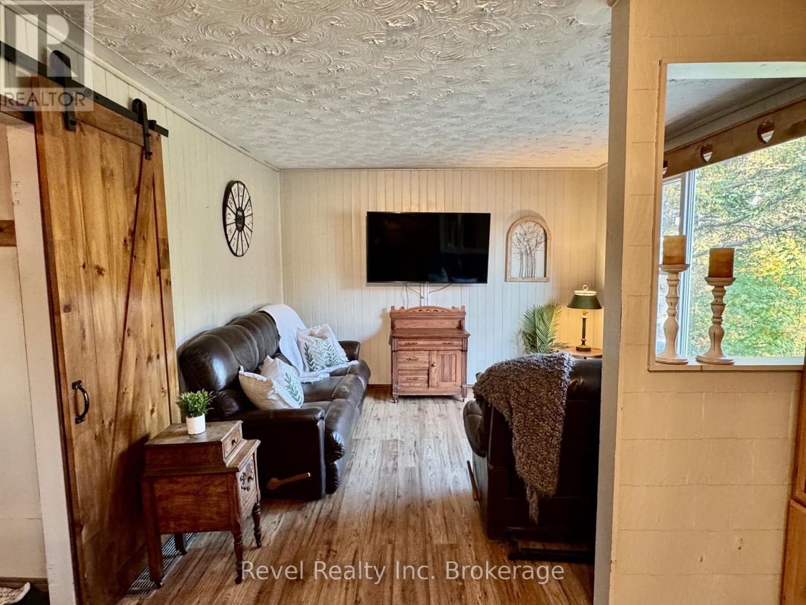 2816 Chiswick Line, Chisholm, ON - Indoor