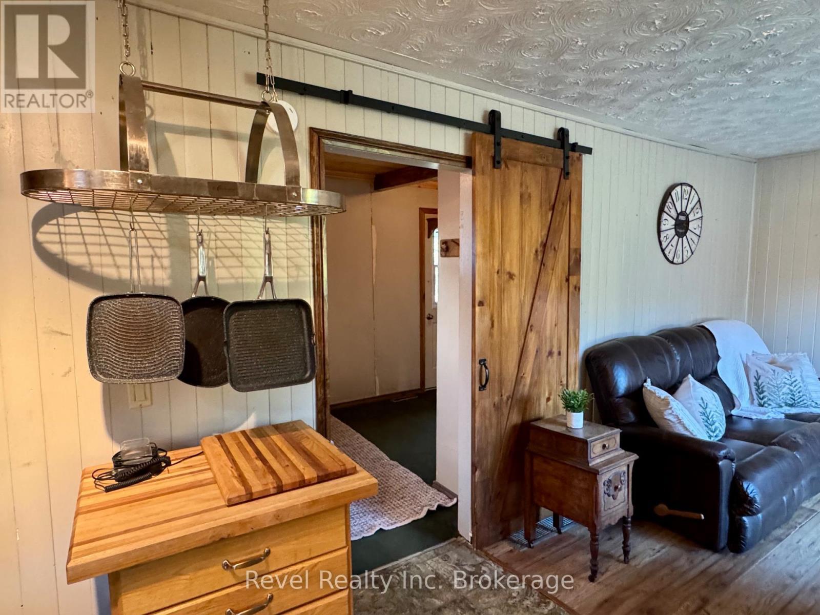 2816 Chiswick Line, Chisholm, ON - Indoor