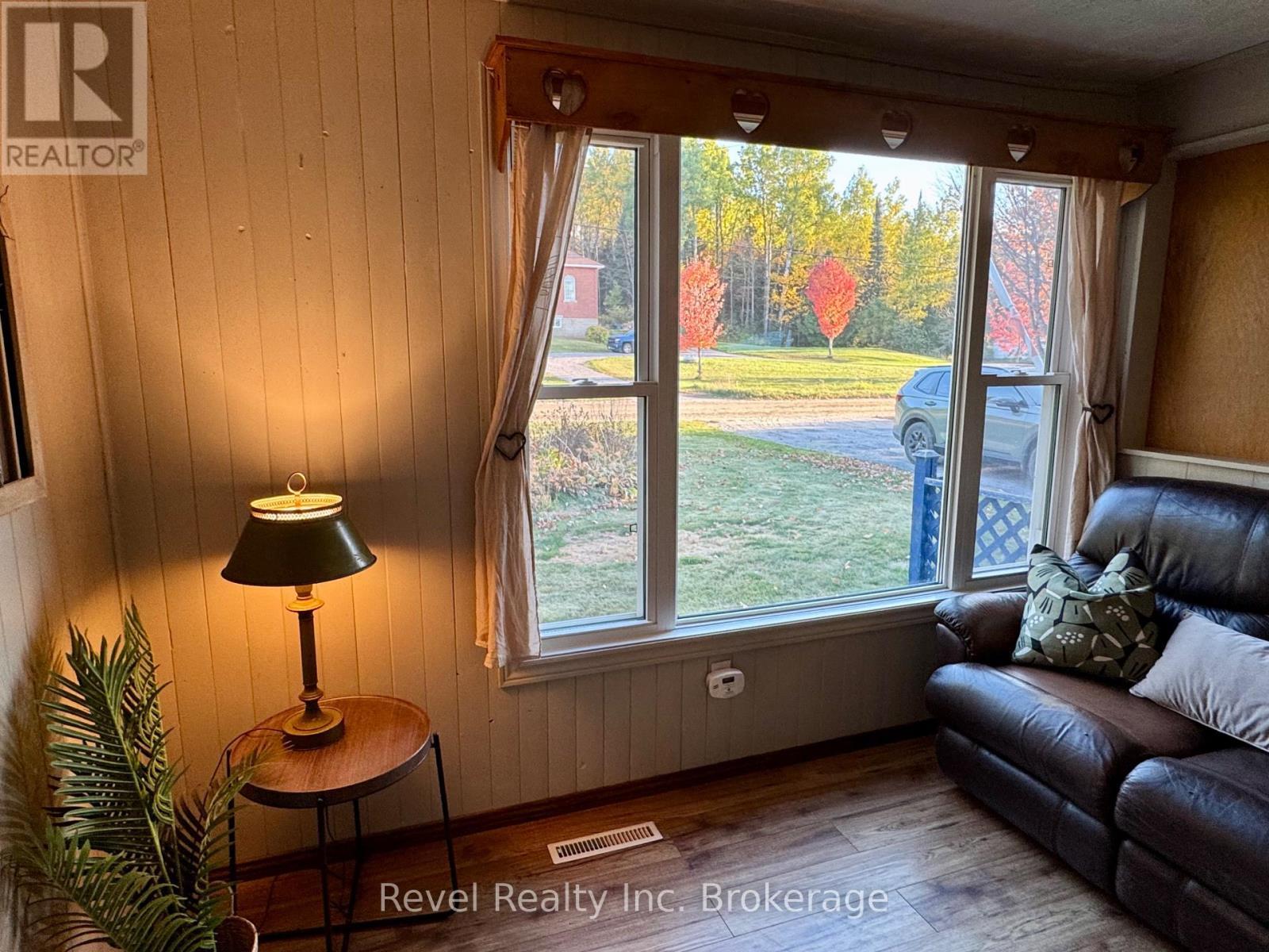 2816 Chiswick Line, Chisholm, ON - Indoor