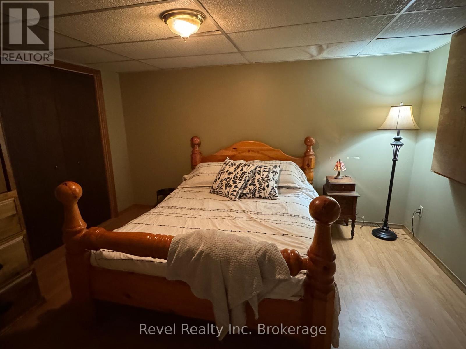 2816 Chiswick Line, Chisholm, ON - Indoor Photo Showing Bedroom