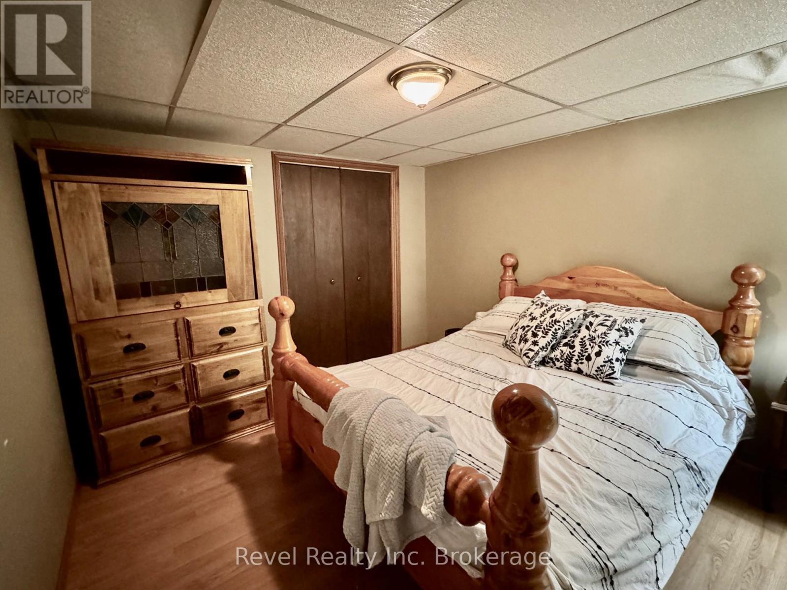 2816 Chiswick Line, Chisholm, ON - Indoor Photo Showing Bedroom