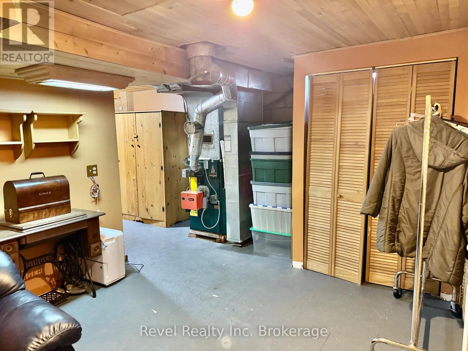 2816 Chiswick Line, Chisholm, ON - Indoor Photo Showing Basement