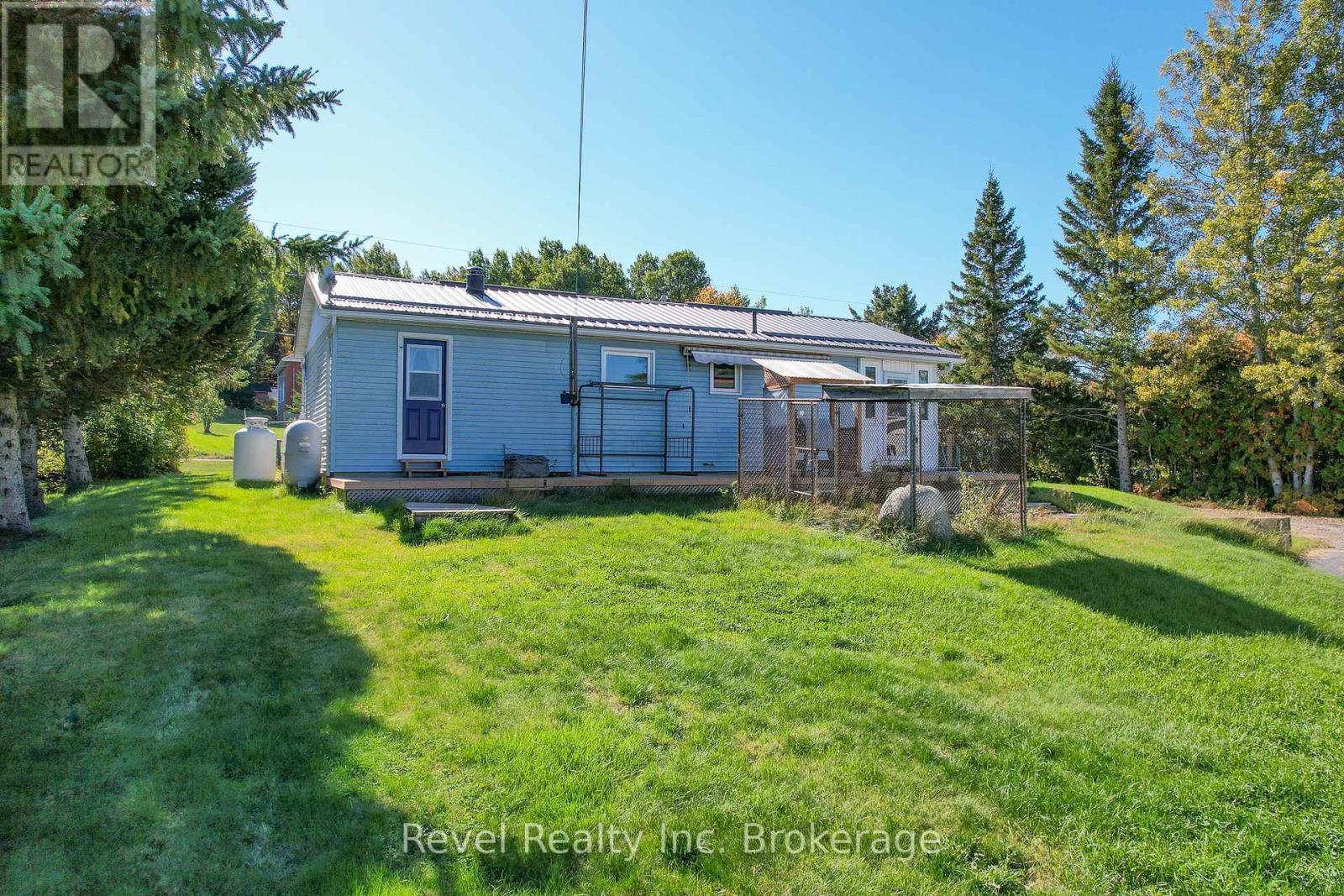 2816 Chiswick Line, Chisholm, ON - Outdoor