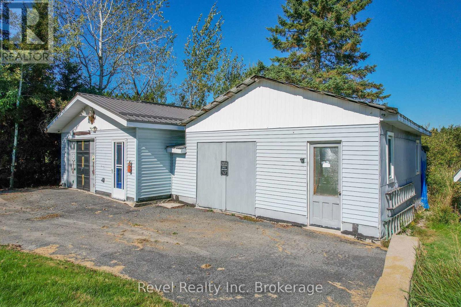 2816 Chiswick Line, Chisholm, ON - Outdoor