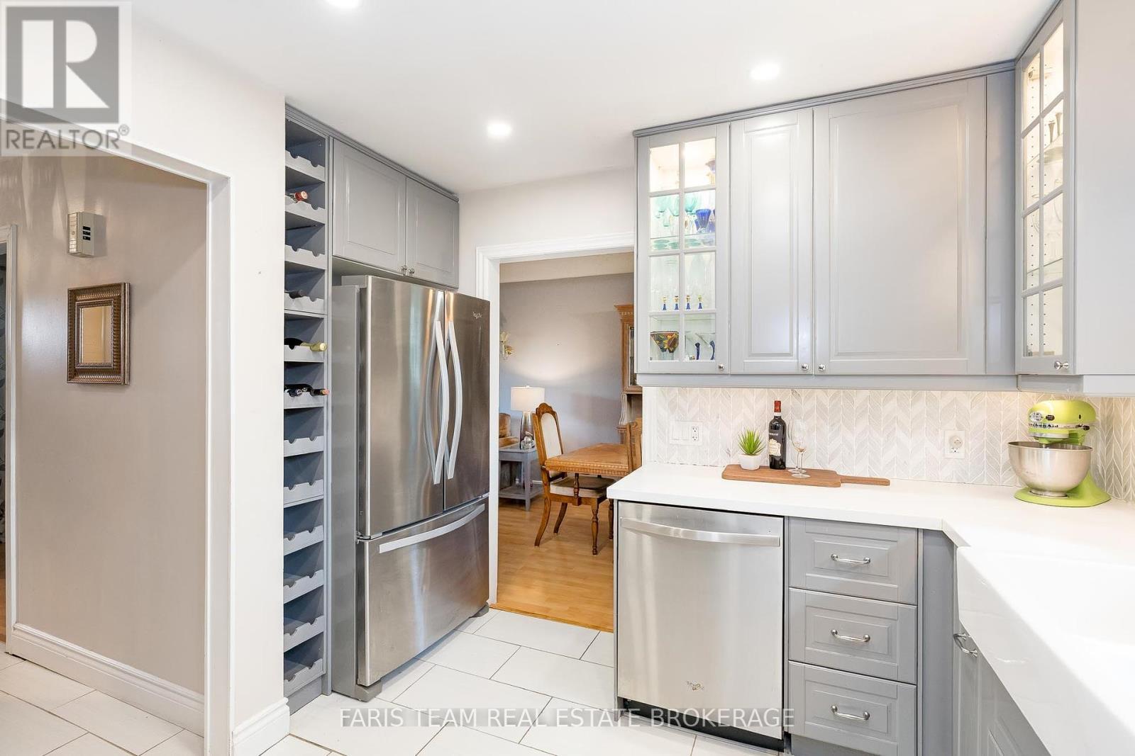 29 Jamieson Drive, Adjala-Tosorontio, ON - Indoor Photo Showing Kitchen