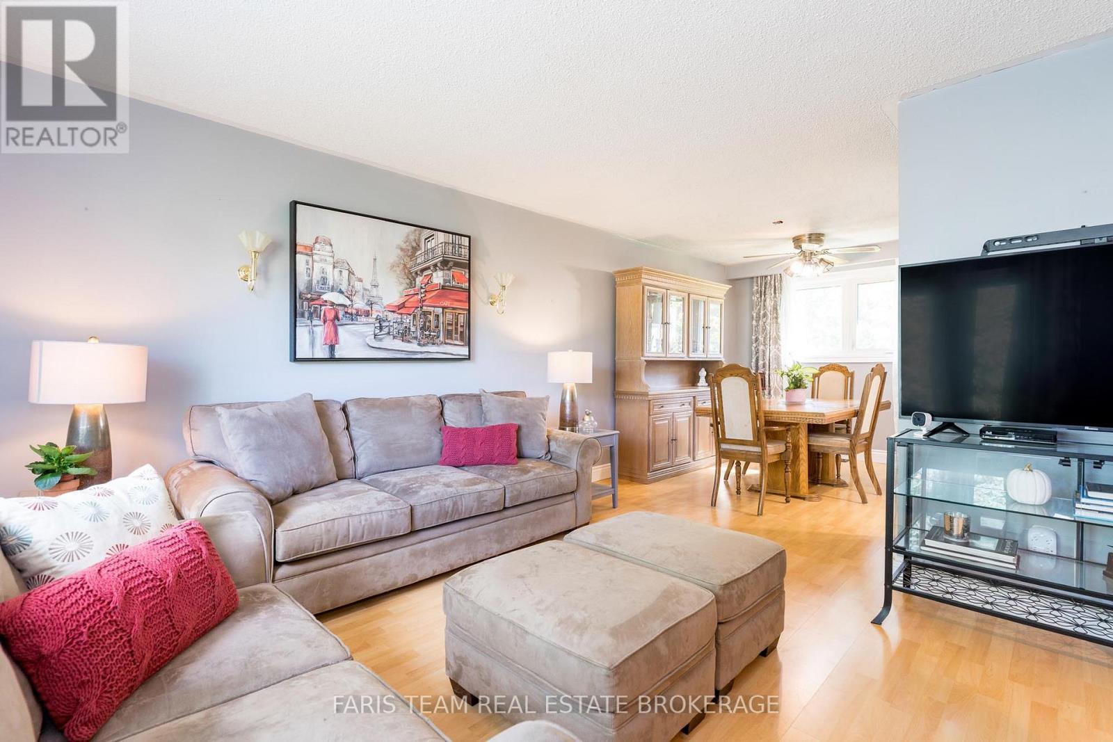 29 Jamieson Drive, Adjala-Tosorontio, ON - Indoor Photo Showing Living Room