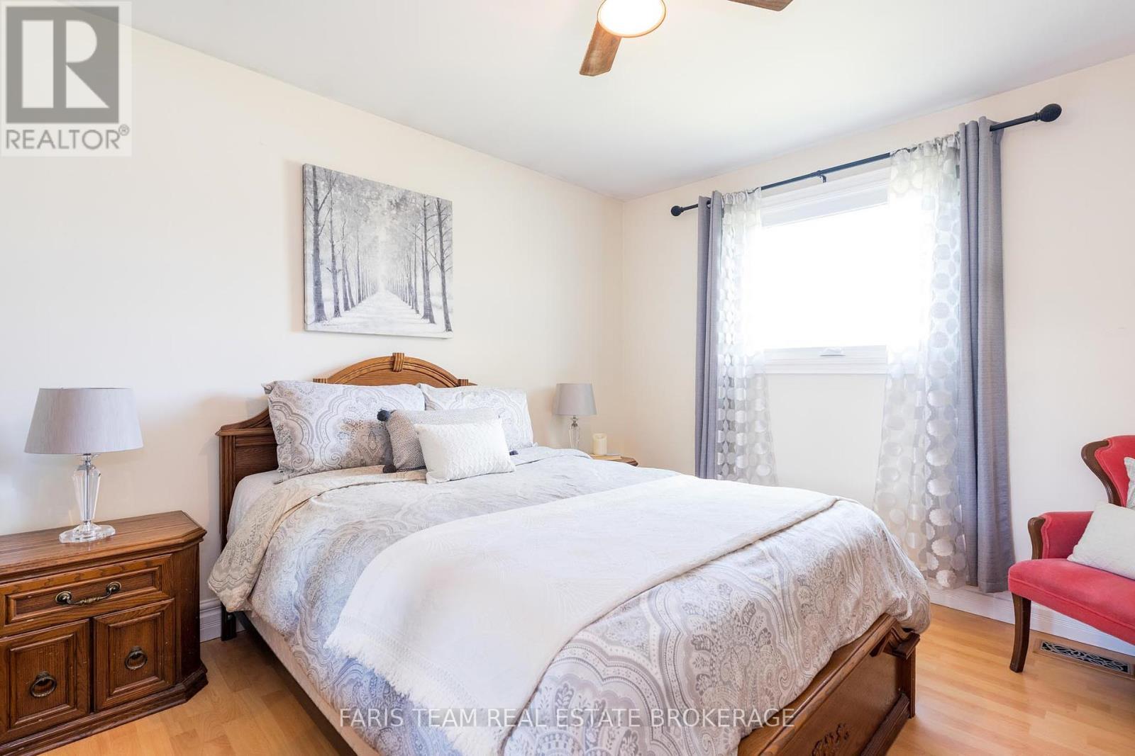 29 Jamieson Drive, Adjala-Tosorontio, ON - Indoor Photo Showing Bedroom