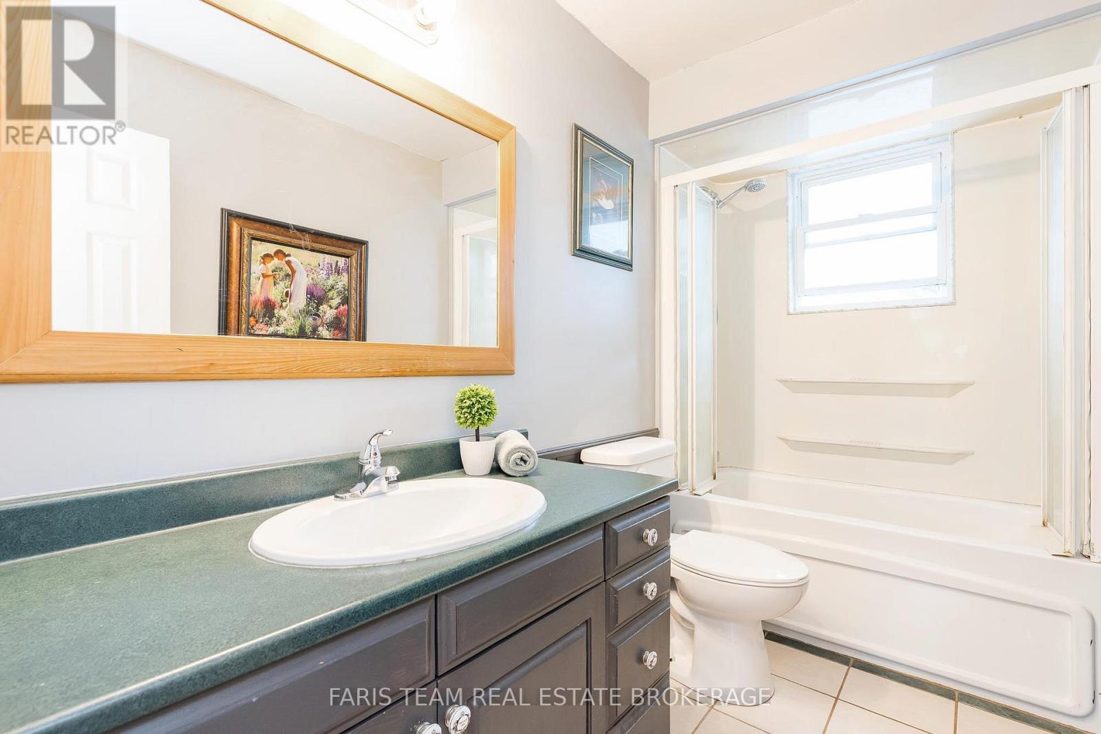 29 Jamieson Drive, Adjala-Tosorontio, ON - Indoor Photo Showing Bathroom