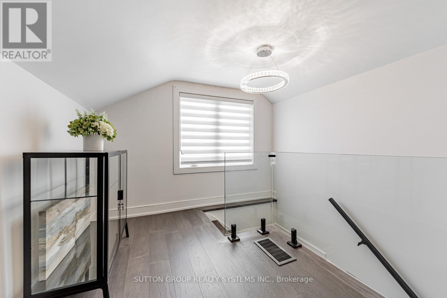 18493 Hurontario Street, Caledon, ON - Indoor Photo Showing Other Room