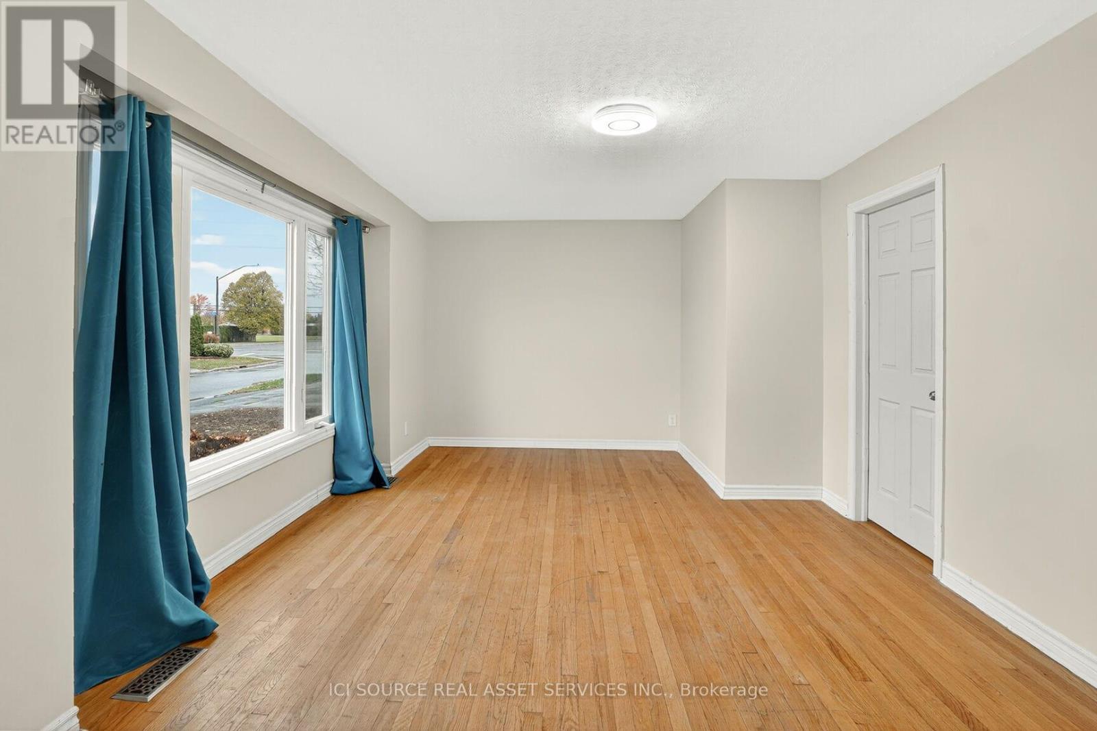 1393 Claymor Avenue, Ottawa, ON - Indoor Photo Showing Other Room