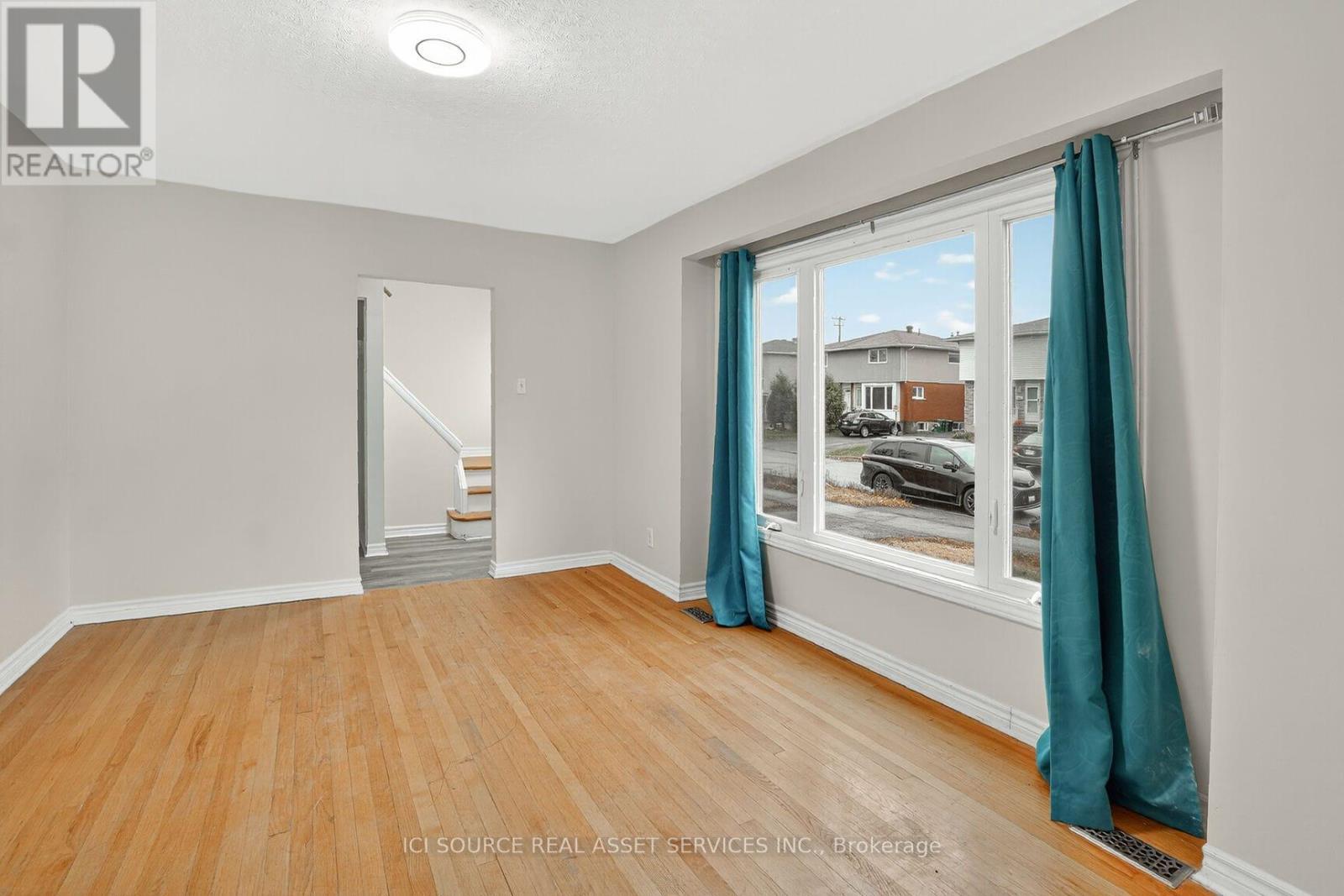 1393 Claymor Avenue, Ottawa, ON - Indoor Photo Showing Other Room