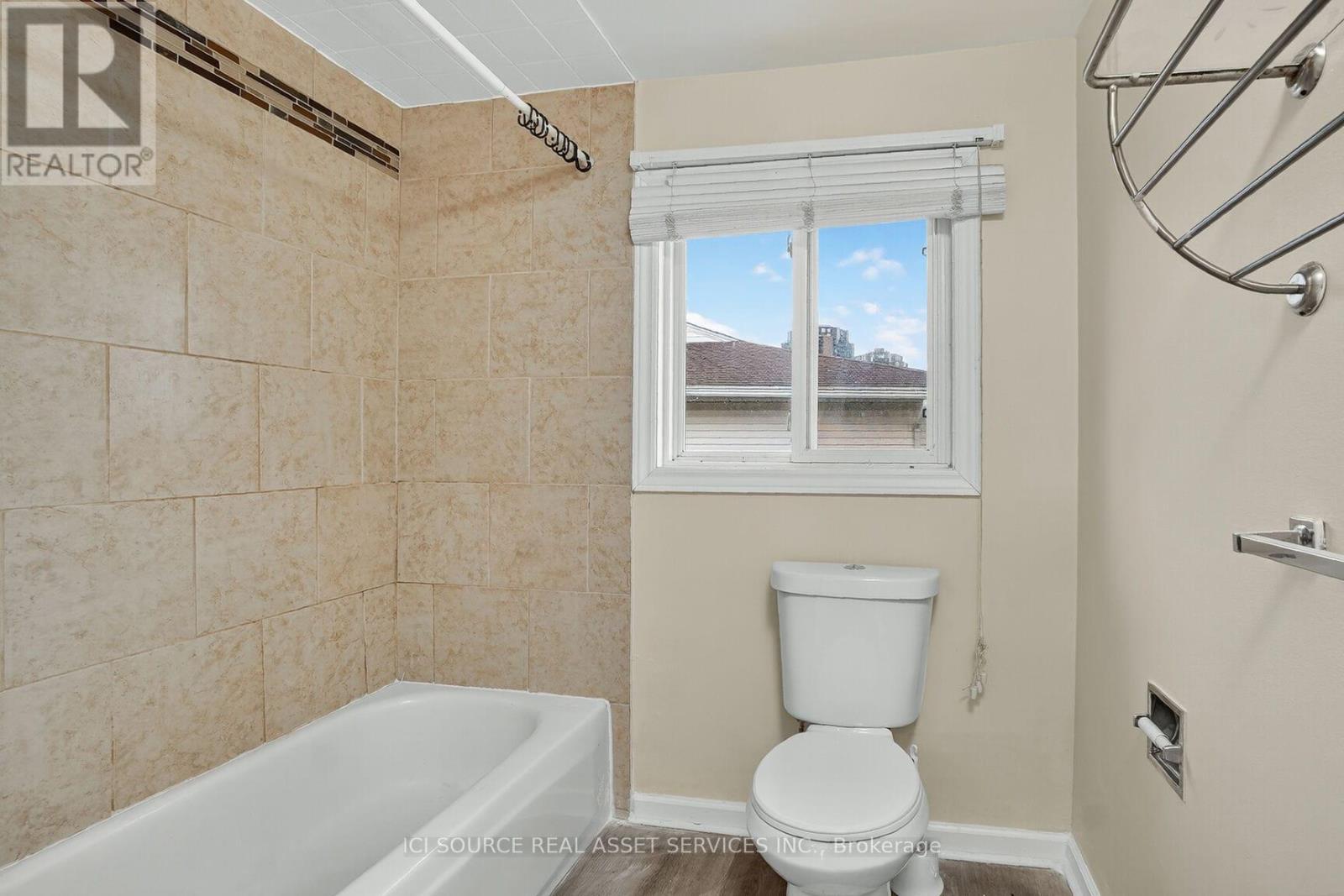 1393 Claymor Avenue, Ottawa, ON - Indoor Photo Showing Bathroom