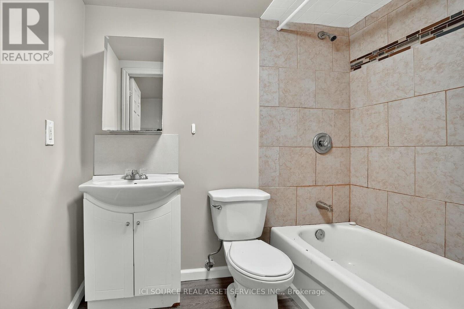 1393 Claymor Avenue, Ottawa, ON - Indoor Photo Showing Bathroom