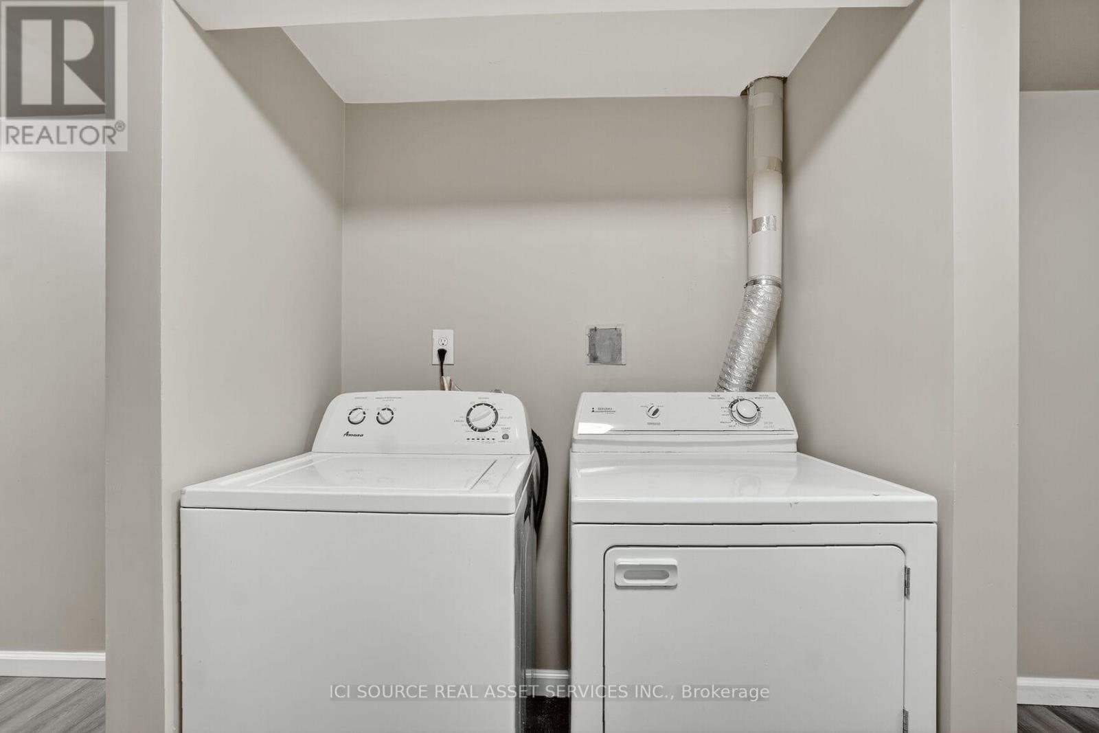 1393 Claymor Avenue, Ottawa, ON - Indoor Photo Showing Laundry Room
