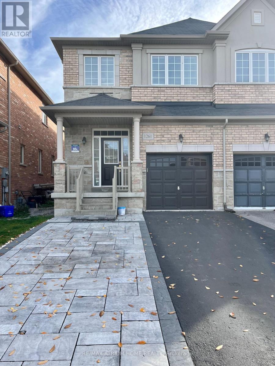 1261 Blencowe Crescent, Newmarket, ON - Outdoor With Facade