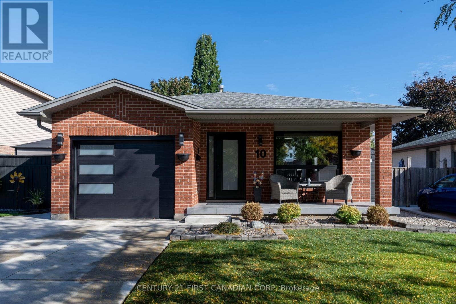 10 Danielle Crescent, London East (East P), ON - Outdoor With Deck Patio Veranda