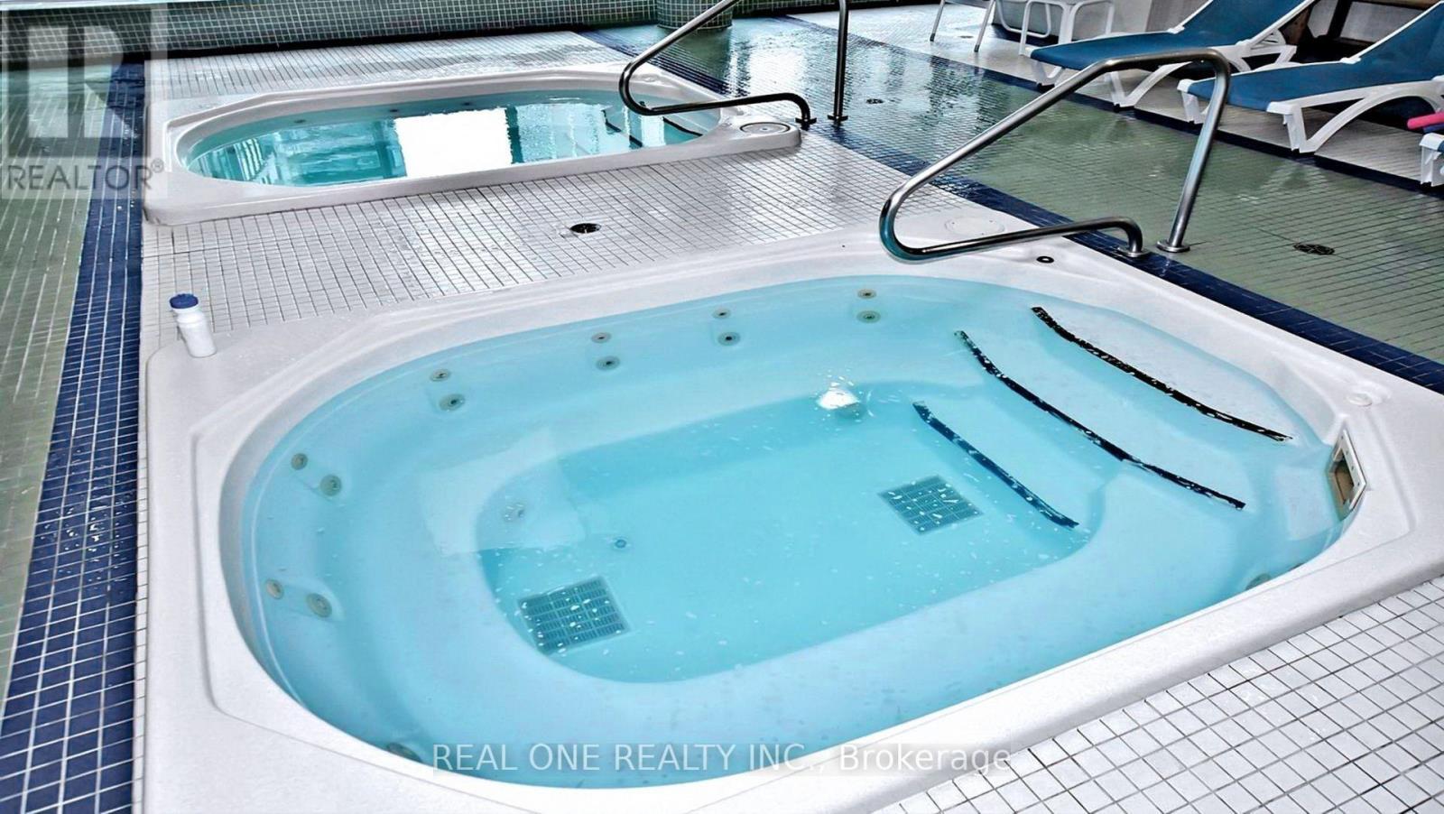 1708 - 33 Bay Street, Toronto, ON - With In Ground Pool