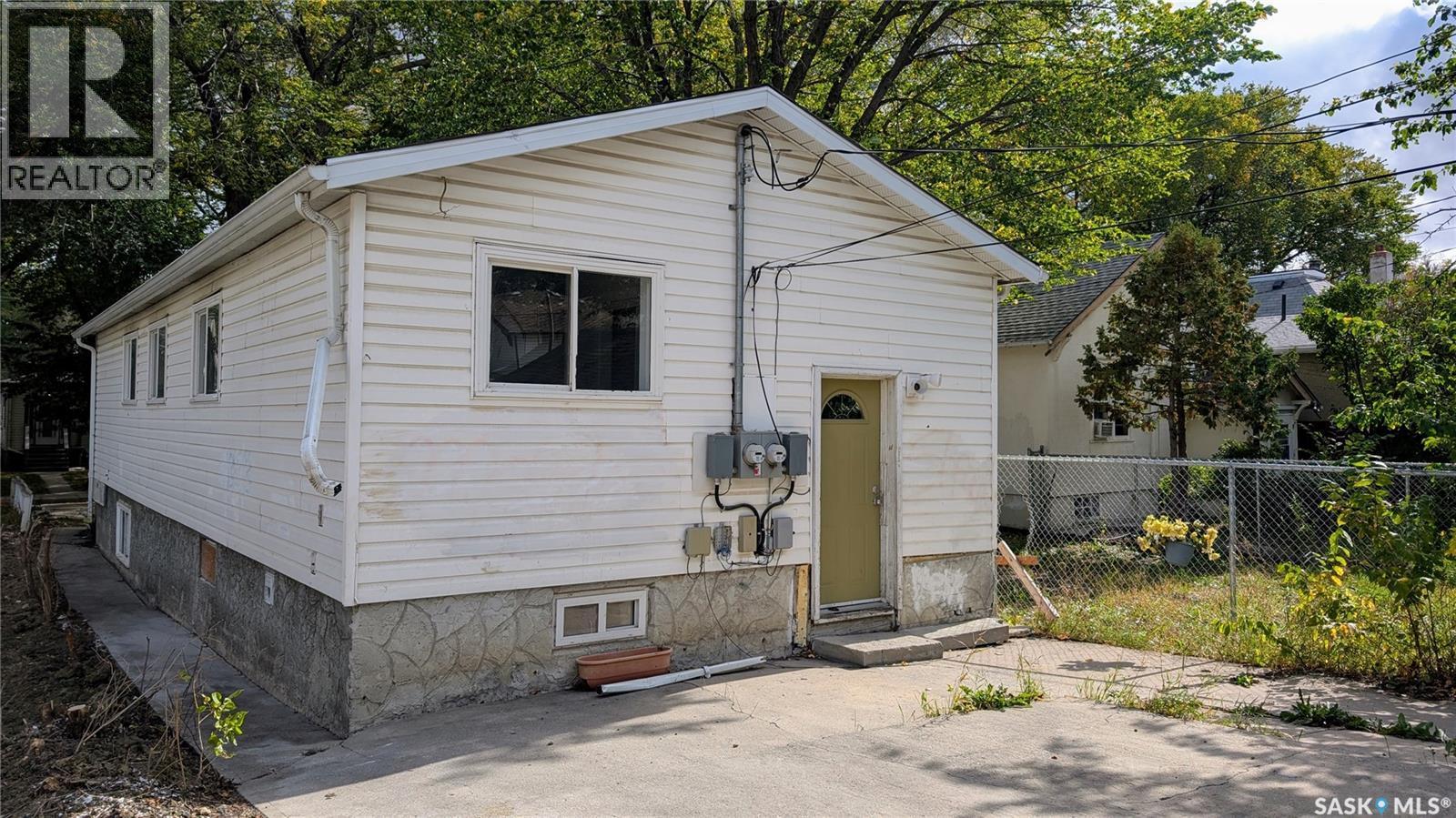 1924 Montreal Street, Regina, SK - Outdoor With Exterior