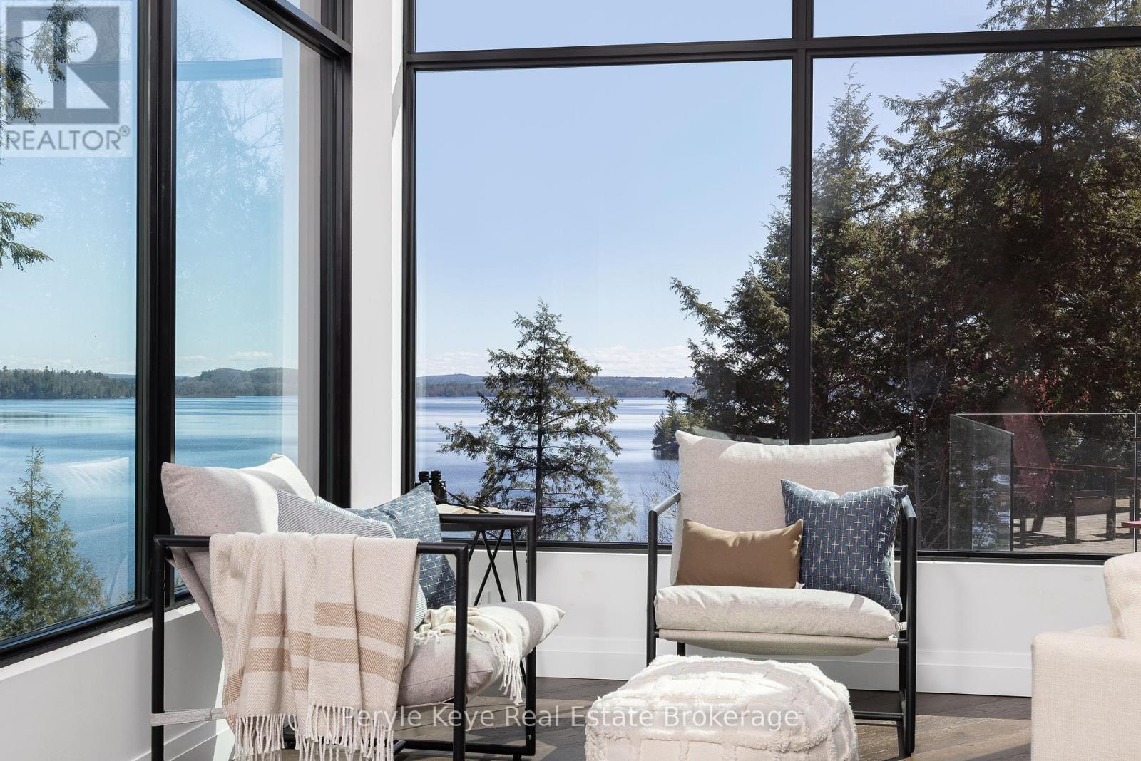 86 Claren Crescent, Huntsville (Stisted), ON - With Body Of Water