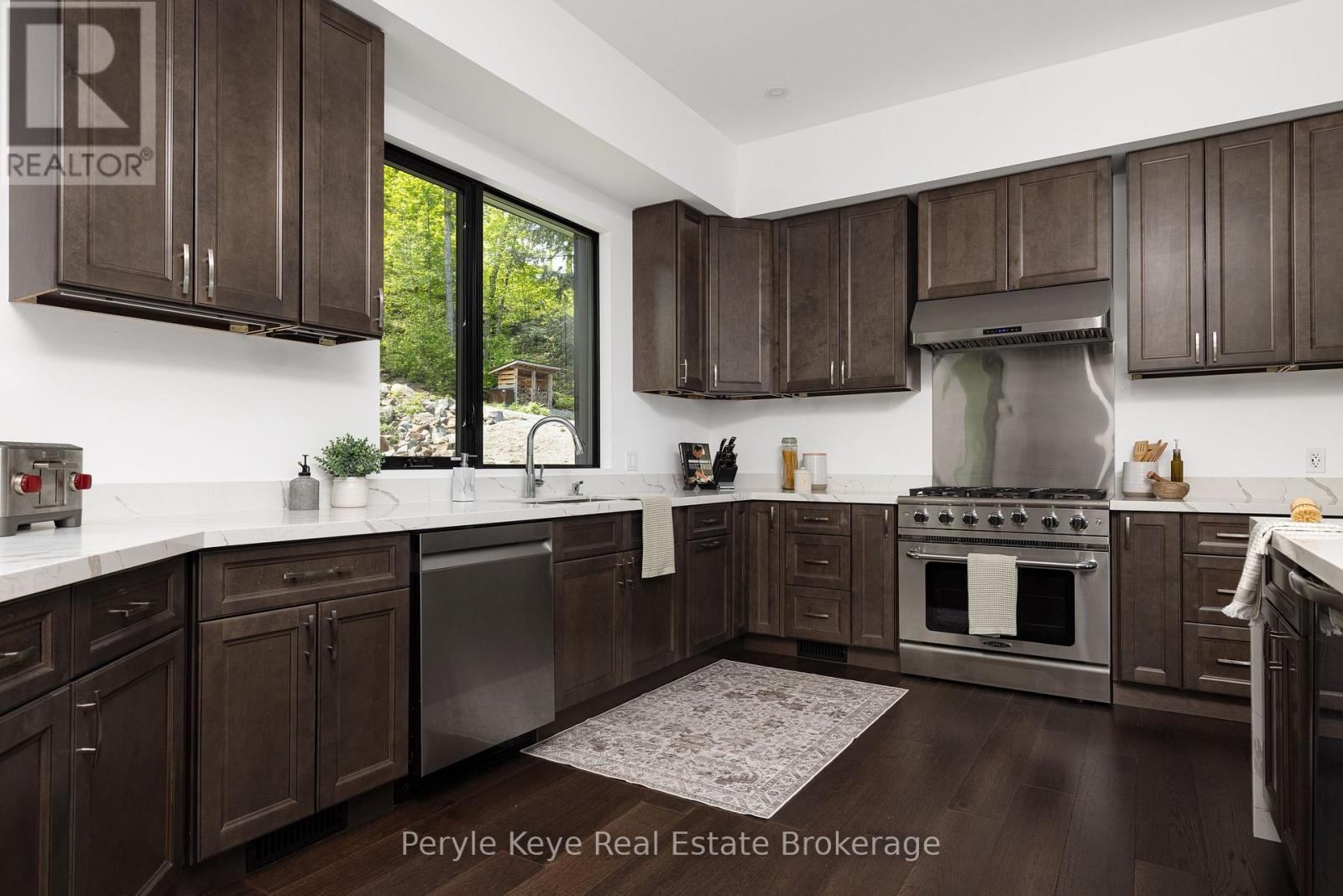 86 Claren Crescent, Huntsville (Stisted), ON - Indoor Photo Showing Kitchen