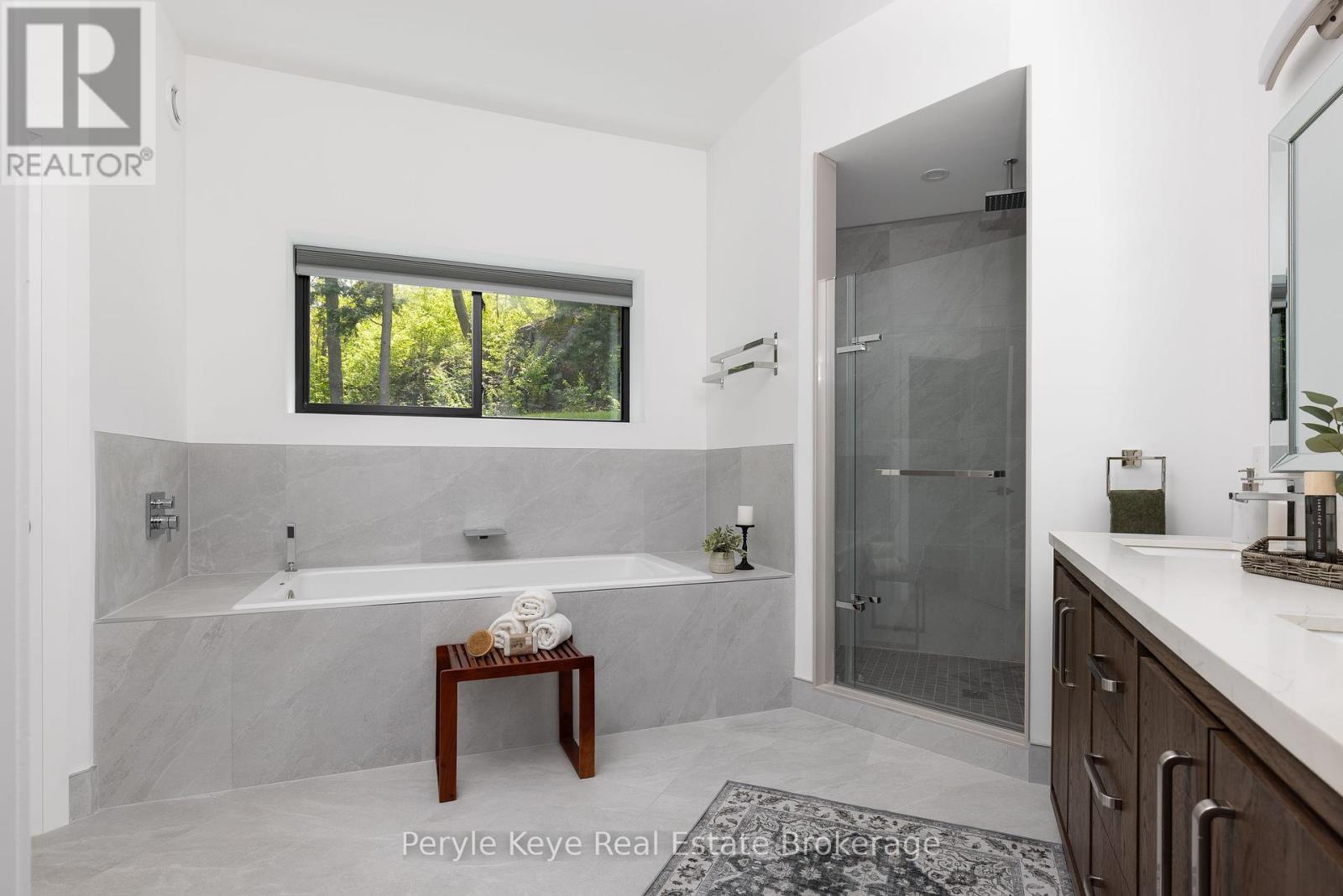 Primary Ensuite - 86 Claren Crescent, Huntsville (Stisted), ON - Indoor Photo Showing Bathroom