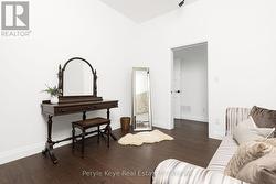 Primary Walk-in Clos -