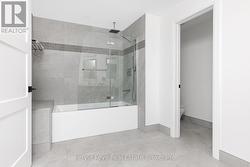 Guest 5PC Bath w/ Water Closet -