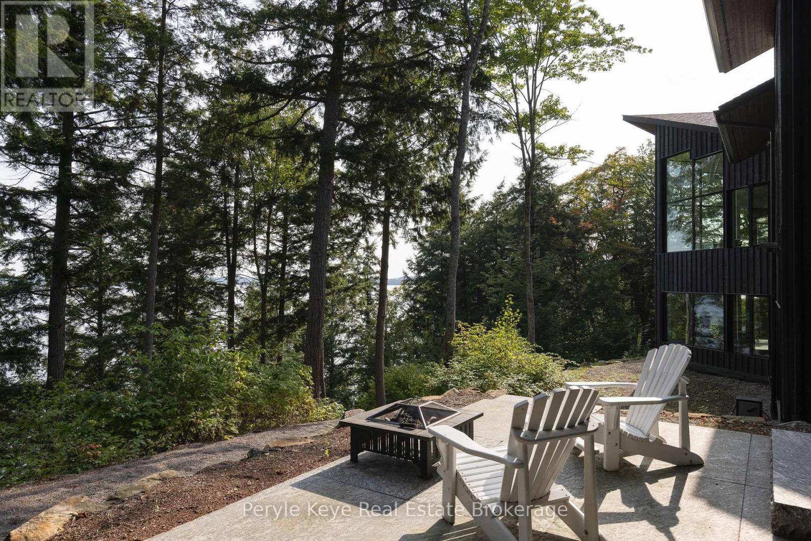 Private Walkout from Suite - 86 Claren Crescent, Huntsville (Stisted), ON - Outdoor