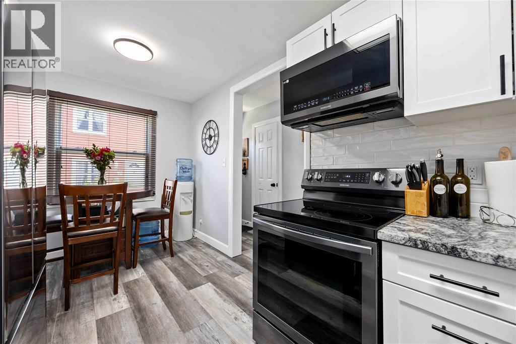 205 Fane Street Unit# 13B, St Clair, ON - Indoor Photo Showing Kitchen