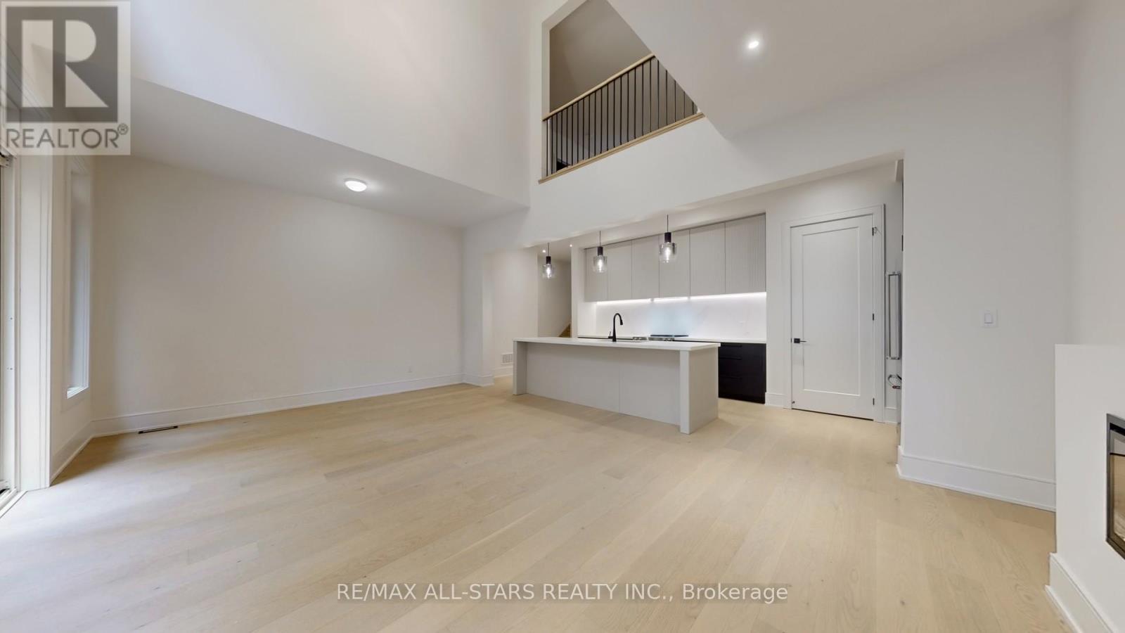 5 Vern Robertson Gate, Uxbridge, ON - Indoor