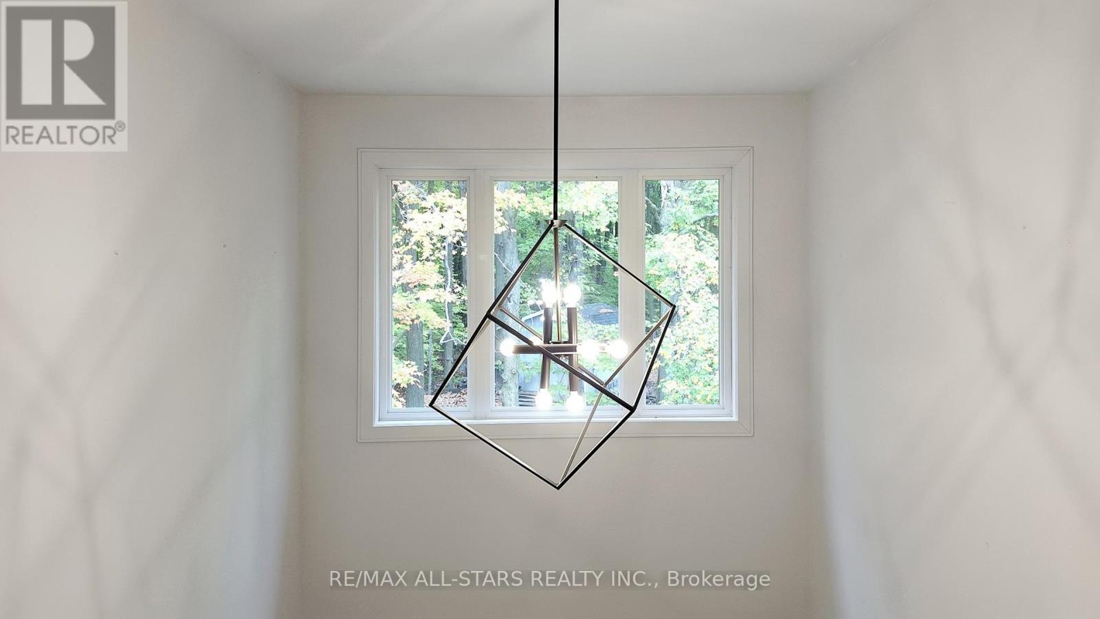 5 Vern Robertson Gate, Uxbridge, ON - Indoor Photo Showing Other Room