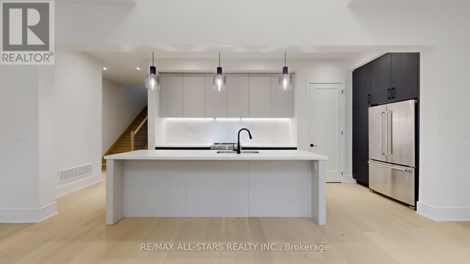 5 Vern Robertson Gate, Uxbridge, ON - Indoor Photo Showing Kitchen